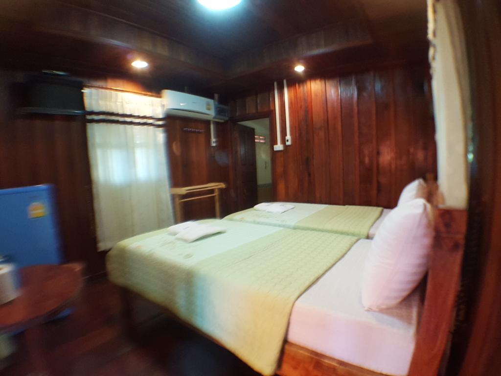 فندق محافظة ساكون ناخونفي  Khum Tewa Sakonnakhon الغرفة الصورة